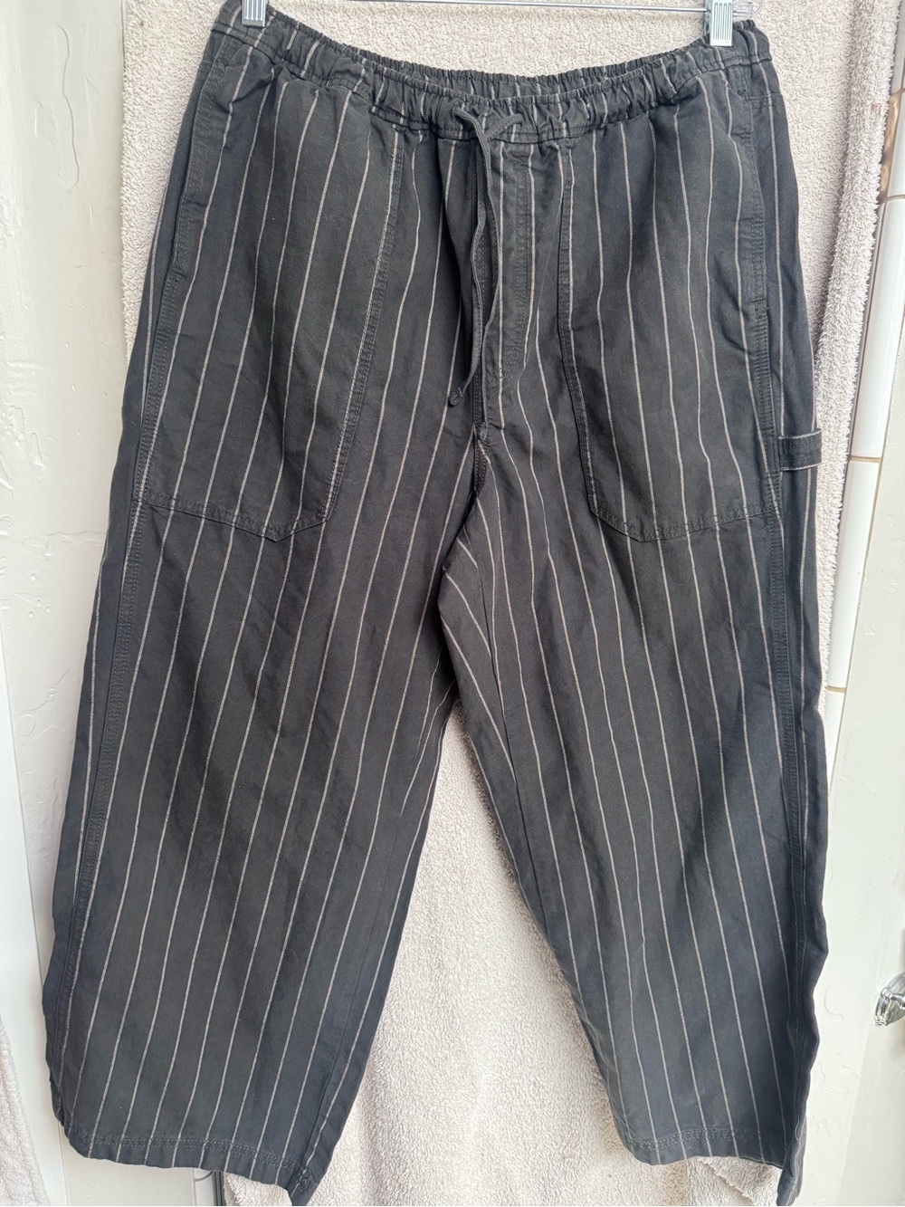 Aerie Workwear Pants Charcoal Pinstripe Wide Leg Drawstring large short - Picture 7 of 8